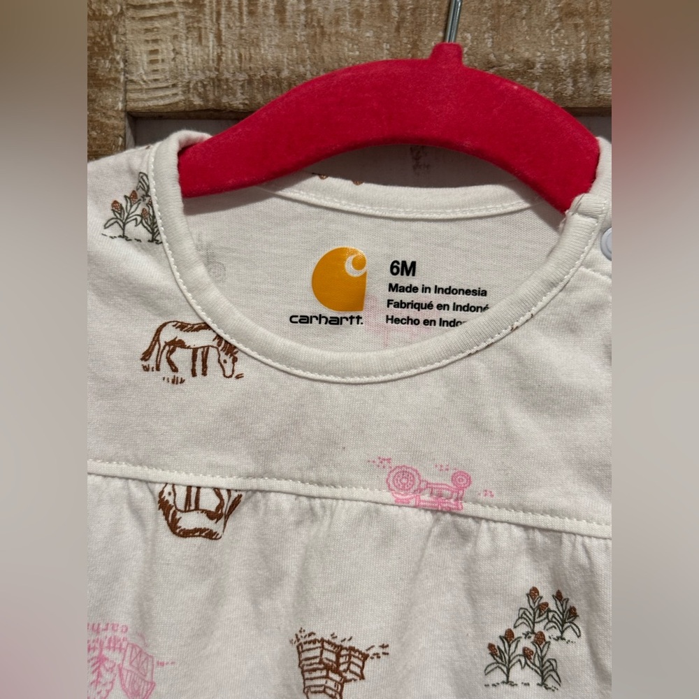 Carhartt baby girl onsie size 6m horse, hay and tractor print all over - Picture 2 of 6